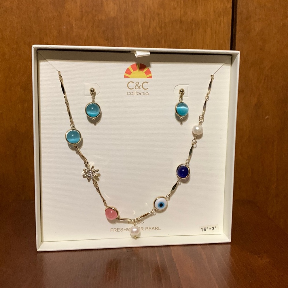 C & C CALIFORNIA: BRASS FRESHWATER PEARL NECKLACE WITH EARRINGS 🆕